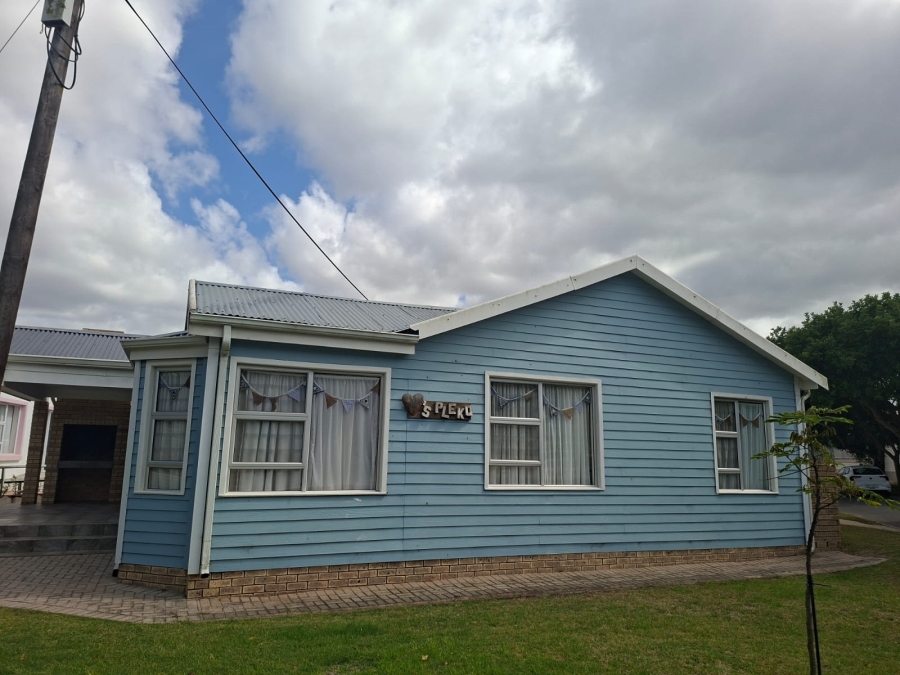 4 Bedroom Property for Sale in Hartenbos Central Western Cape